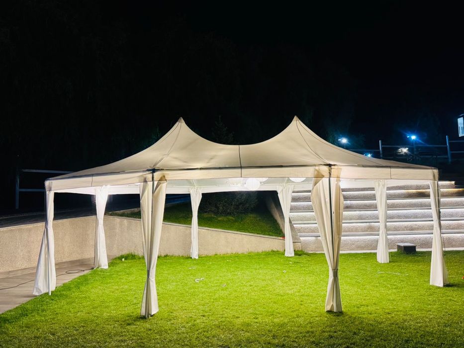 Стол стулья посуда