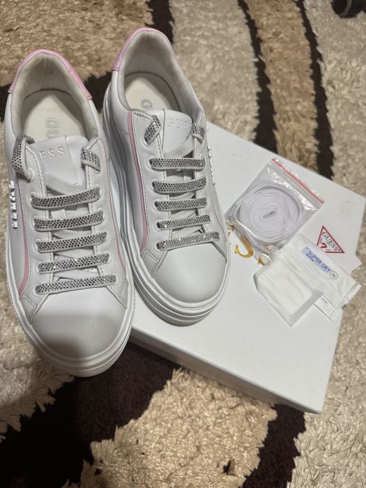 продавам обувки ..