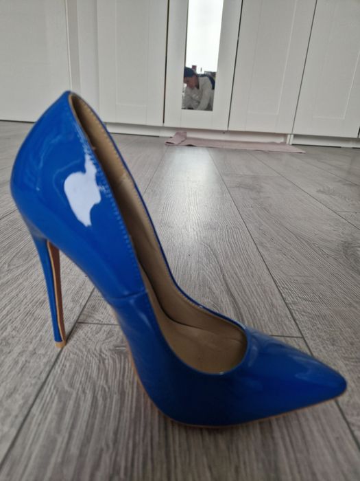 Pantofi cu toc dama noi