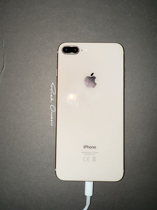 Iphone 8 Plus, розов цвят