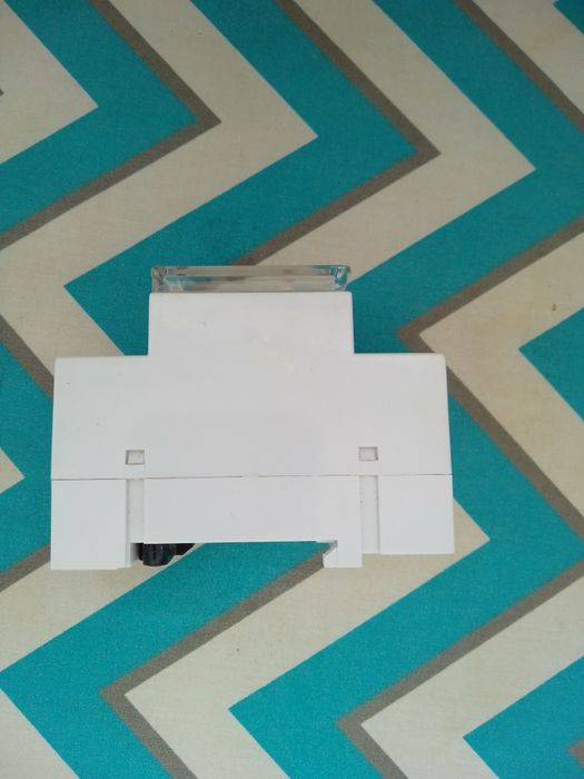 Vând releu de timp programabil