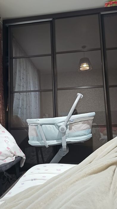 Продам люльку-стульчик CHICCO BABE HUG 4i1