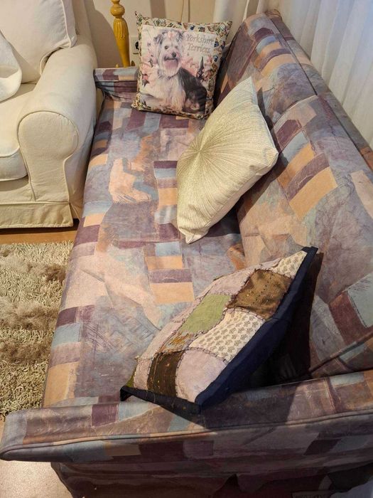 Двуместен старинен диван