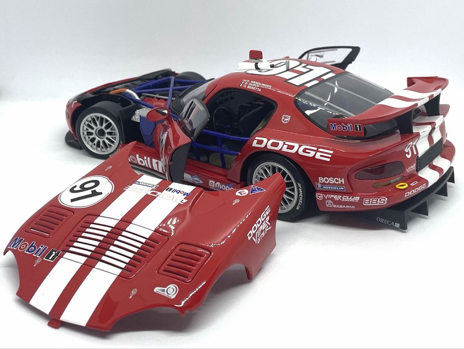 Macheta Dodge Viper GTS-R, AUTOArt, 1:18