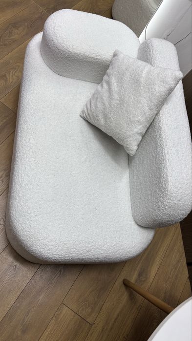 Белый диван размер/70х65х120см