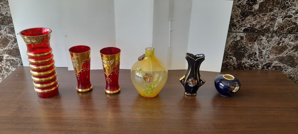 Стари Вази от цветно стъкло