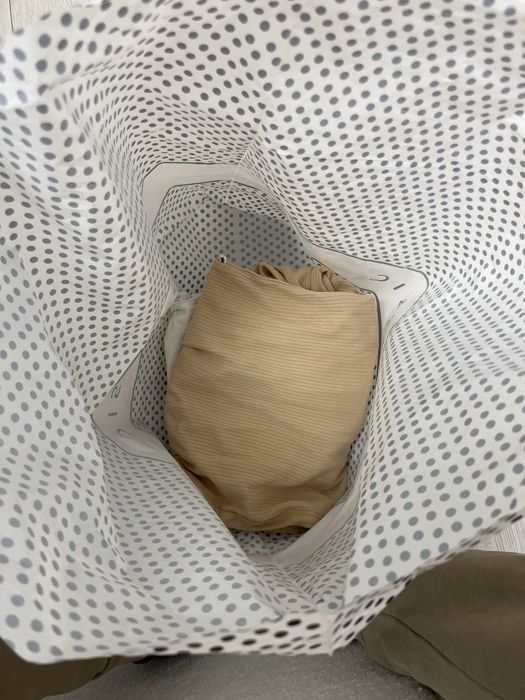 Пакетик детских вещей