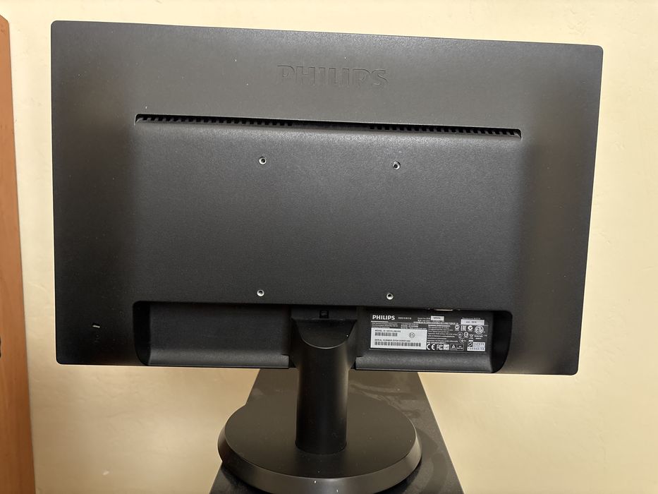 Монитор  Philips