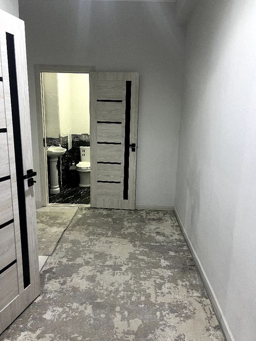 Uy sotiladi Index bozor yonida novastroyka