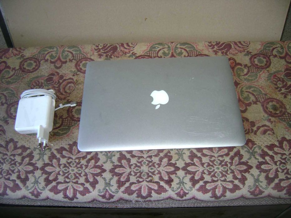 Лаптоп MacBook Air A1466 - i5, 4 GB RAM,128 GB SSD, 4 часа батерия, 2014 г
