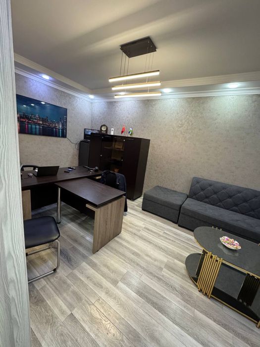 Продаётся офис своя