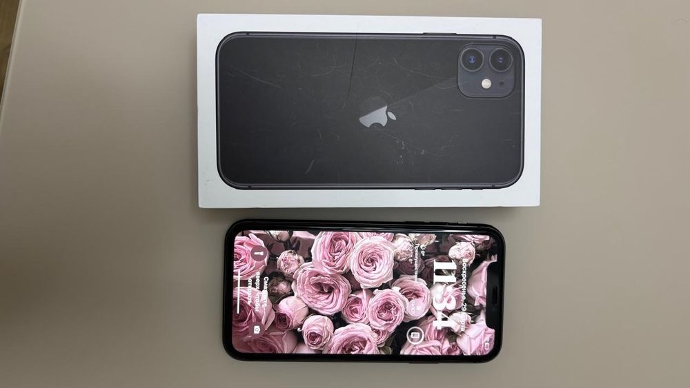 iPhone 11 черный в отличном состоянии