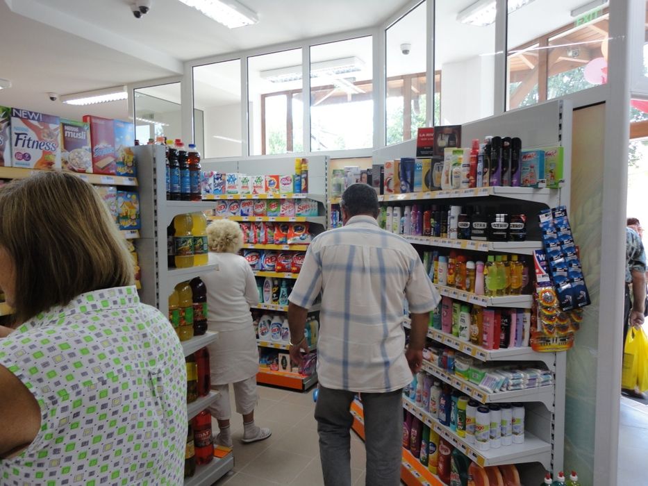 Дава се под наем Магазин в Добрич, Свети Георги - 140 кв.м за 1022 € - Снимка #3