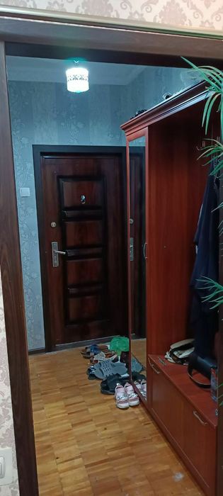 Yunusobod 19 kvartal dom sotiladi 3 xonali