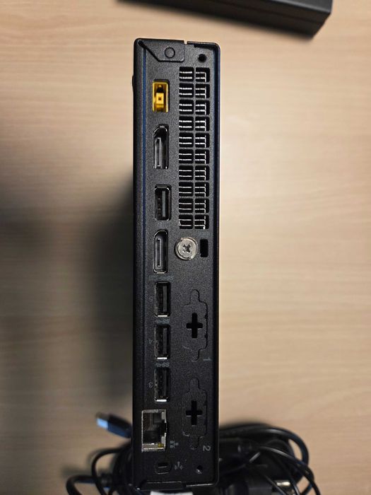 Lenovo ThinkCentre M710q Tiny Desktop i5-7400T/SSD 256GB/8GB RAM