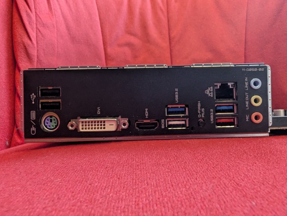 AMD Ryzen 5 5600X + дъно Gigabyte B550 Gaming X V2 + 32GB DDR4 RAM