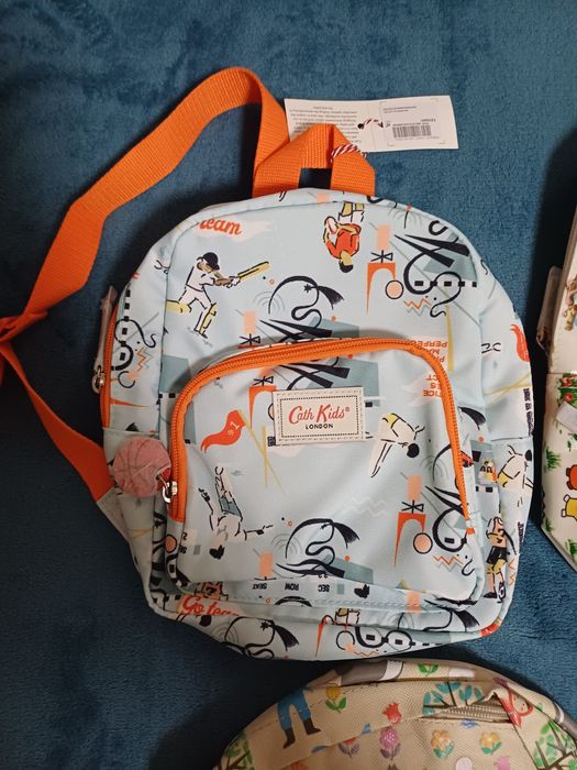 Vând ghiozdane copii