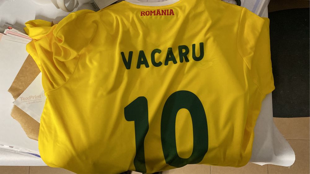 Tricouri, hanorace, salopete personalizate