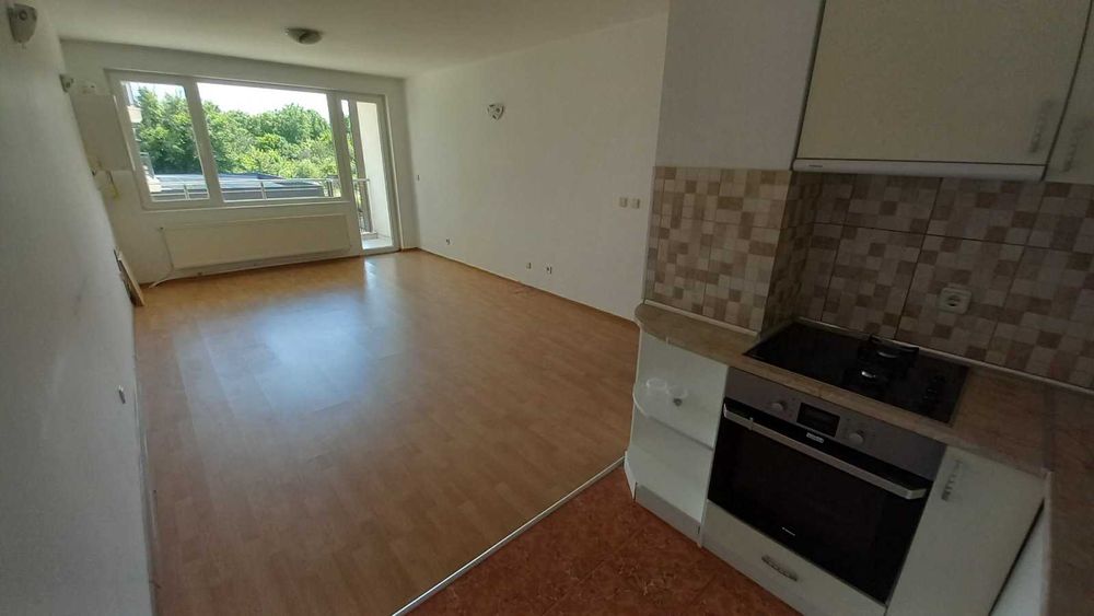 Просторен апартамент под наем в Разград