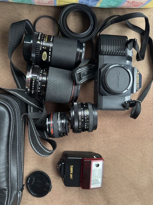 Vintege Canon T50 35mm SLR Film Camera