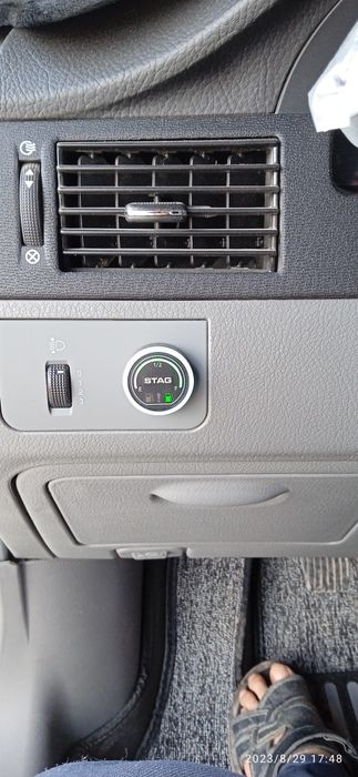 Машина срочно сотилади