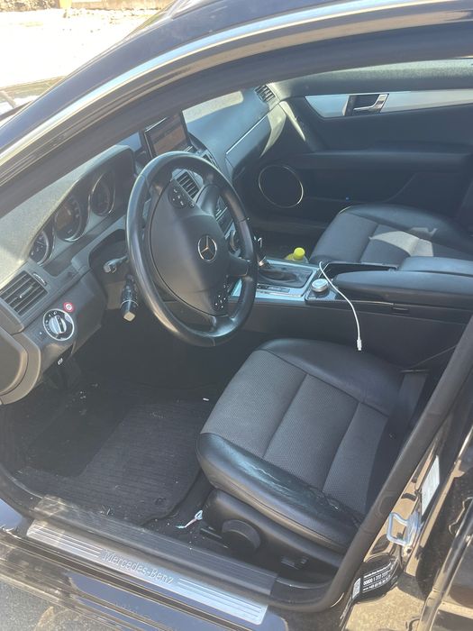 Mercedes Benz c200T