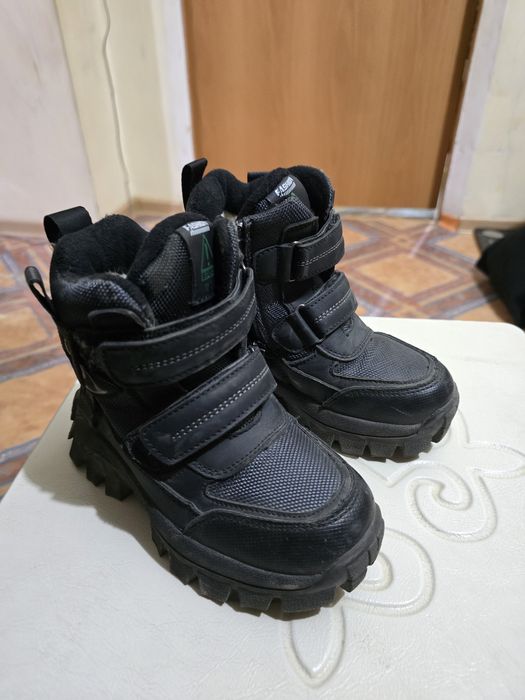 Продам сапожки детские