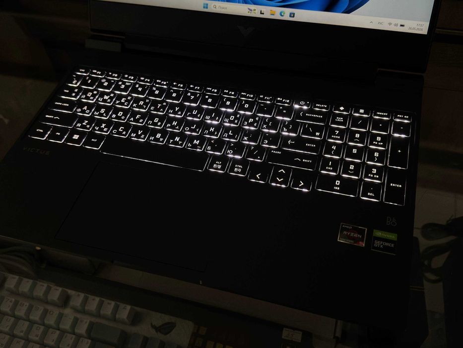 HP Victus 16 Ryzen 5 5600H ram 16 ssd 512 GTX 1650 4Gb
