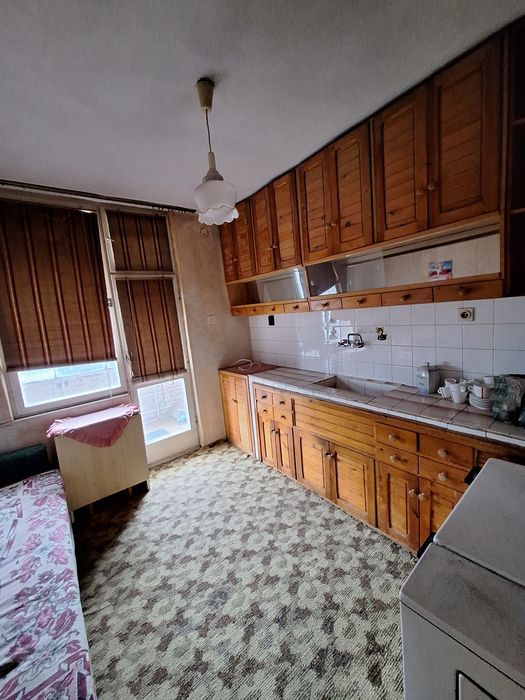 Продава се Четиристаен апартамент в Търговище, Център - 90 кв.м за 923 €/кв.м - Снимка #6