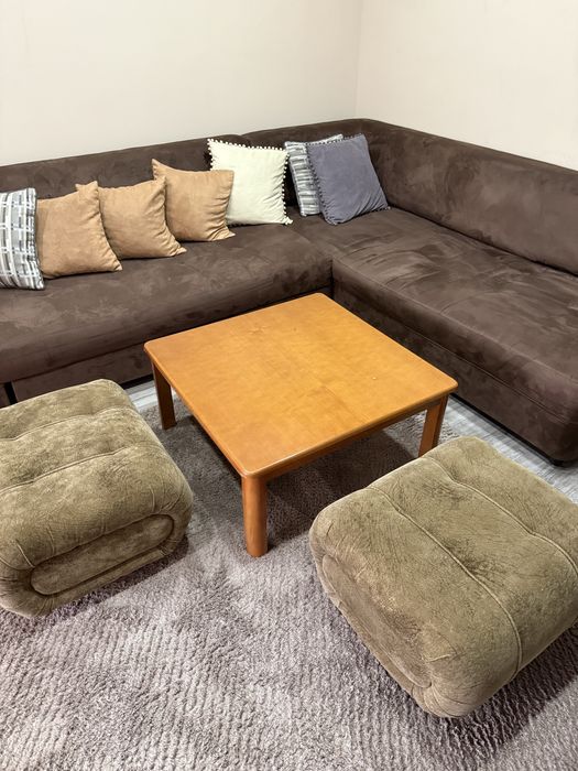 Дървена холна маса