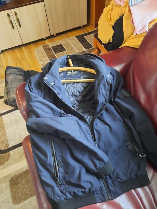 Продам осении ветровки