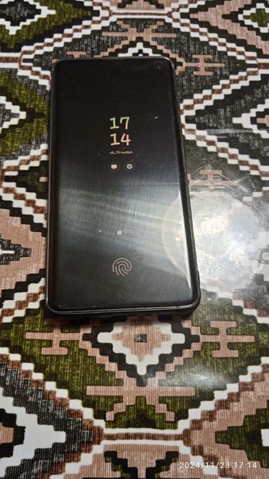 Продам самсунг галакси с10