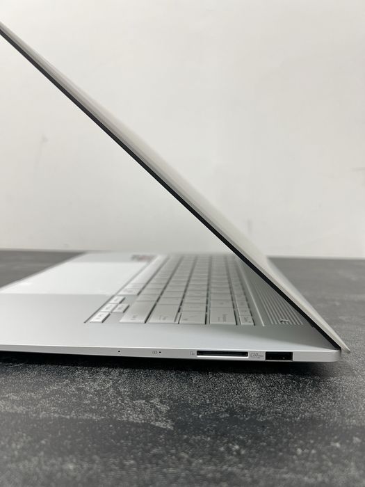 Asus Zenbook S16