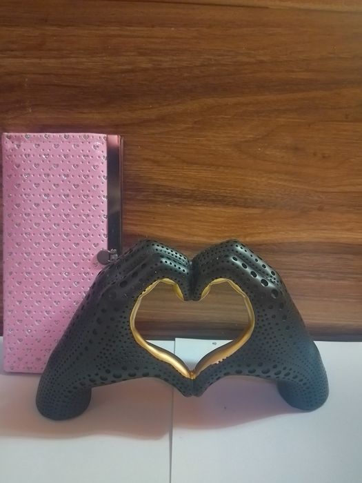 Статуетка сърце+подарък портмоне