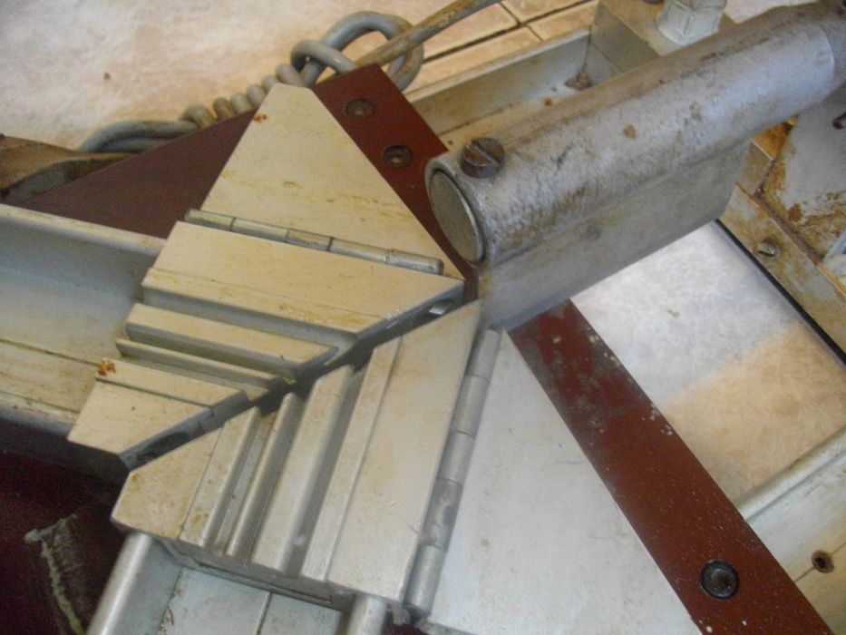 Терморез Машина Рязане/Слепване Уплътнения на Врати-Прозорци-Deventer