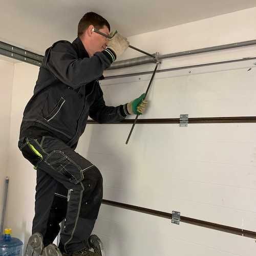 Сервисное обслуживание автоматических ворот и оборудования.