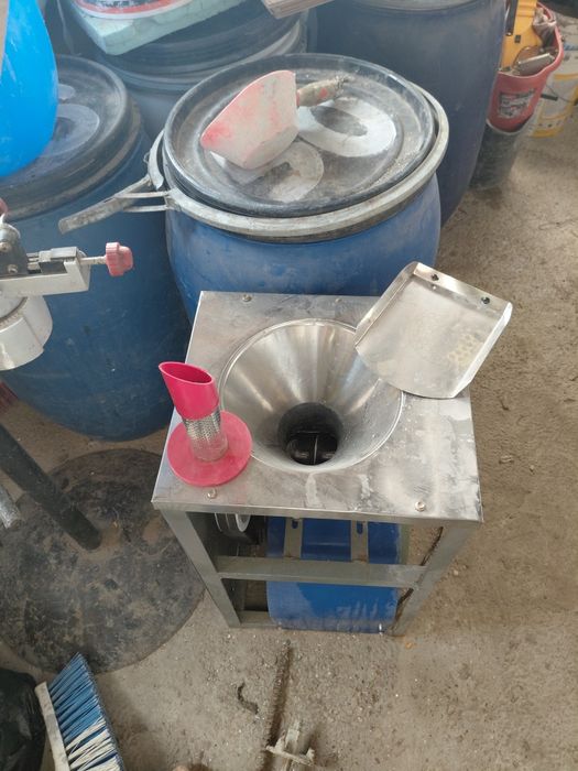 Месомелачка с електромотор и стойка