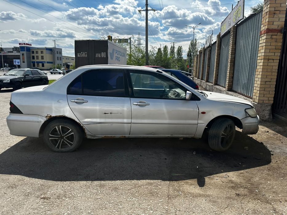 Продам лансер седиа