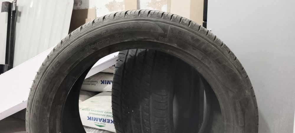Продам покрышки 2 шт.