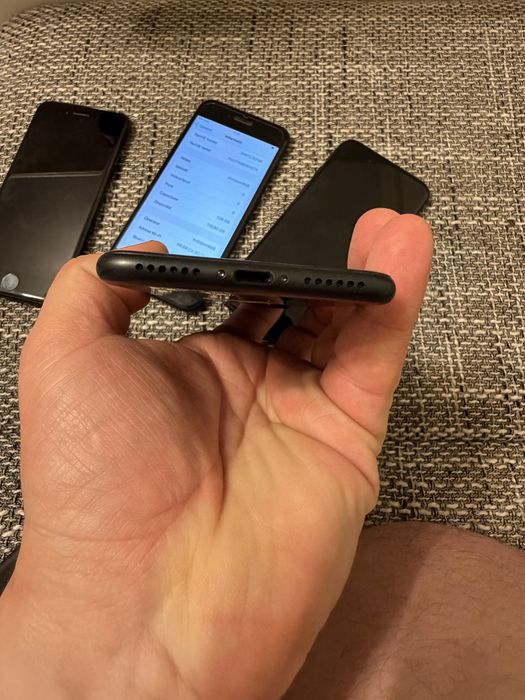 4 x iPhone 7 – 32GB / 128GB – Funcționale stare super
