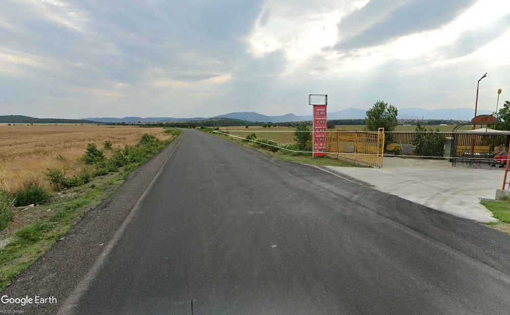 ИМОТ 9,150 дка, с лице на главен път Пловдив - Казанлък