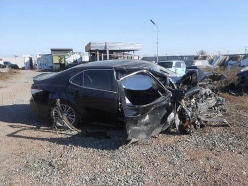Продам camry по запчастым