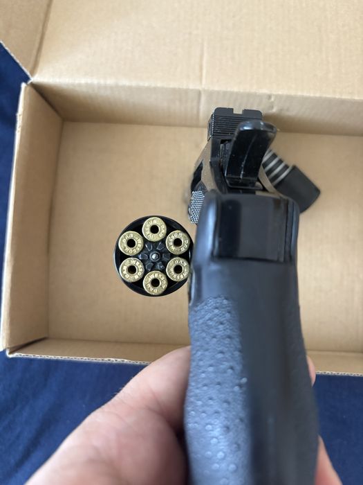 Pistol revolver Dan Wesson 2.5 CO2