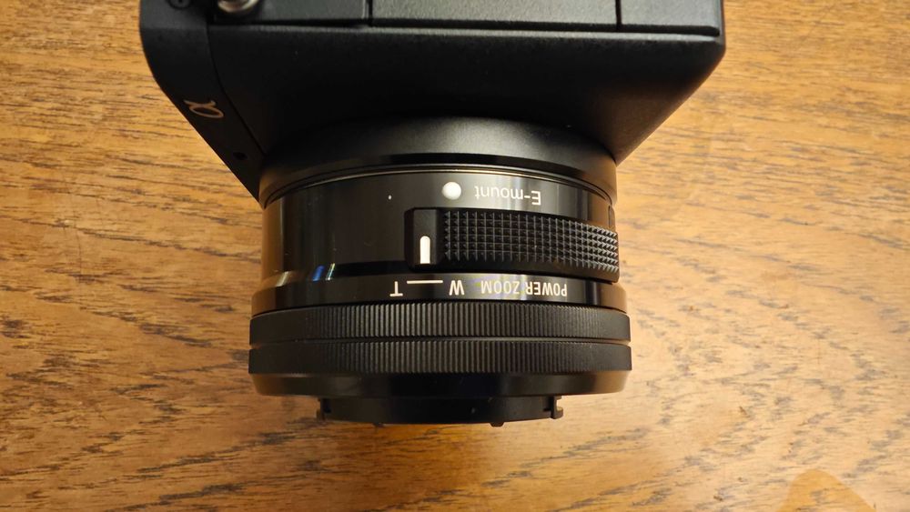 Обектив Sony SEL 16-50mm f/3.5-5.6 PZ OSS II