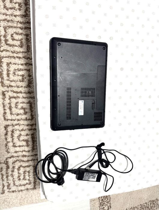 Laptop Marca HP cu incarcaror
