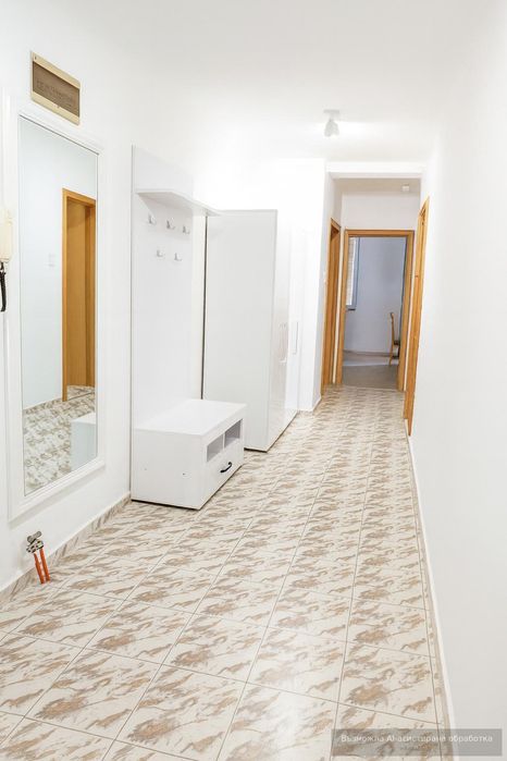 Дава се под наем Тристаен апартамент в Пловдив, Младежки Хълм - 130 кв.м за 560.49 € - Снимка #6