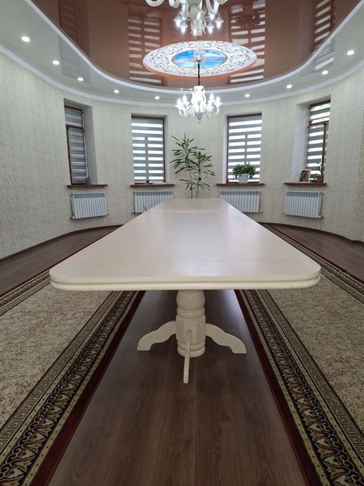 Продаю  стол  для гостиной