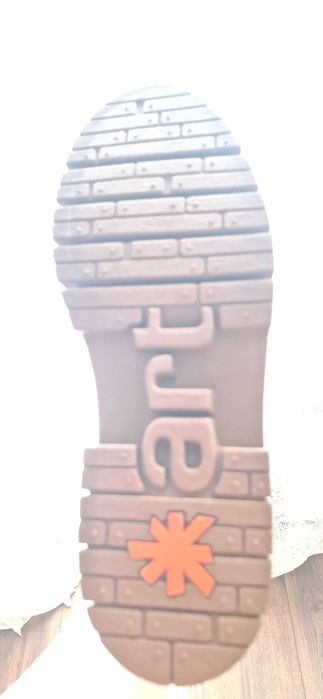 Нови обувки Art 38