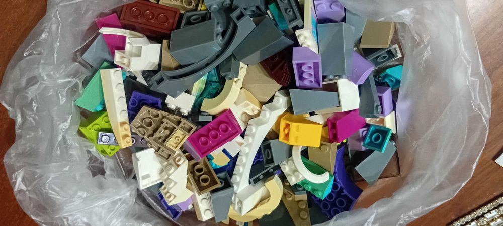 Пластмассовый конструктор для детей (2 разных набора)