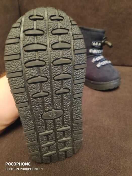 Продаю детскую обувь